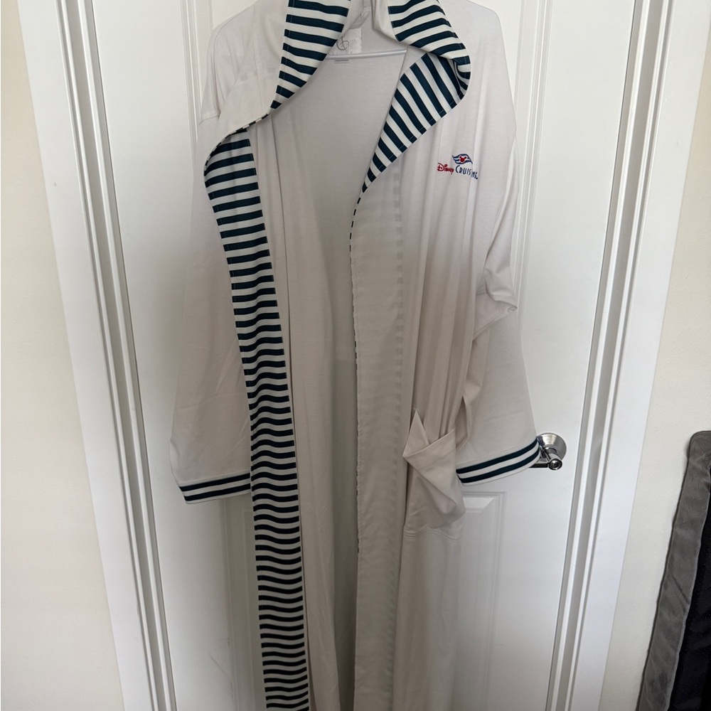 Disney Cruise Line White Robe with Navy Stripes – Size L